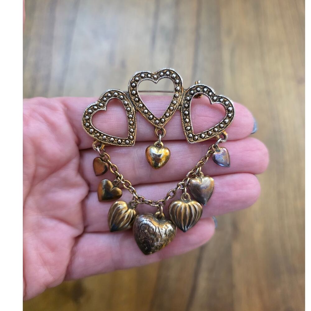 Vintage Articulated Gold Tone Dangling Charms Romantic Heart Brooch Statement